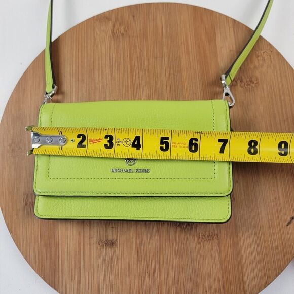 Michael Kors Jet Set Small Pebbled Leather Smartphone Convertible Crossbody Bag - Picture 12 of 16